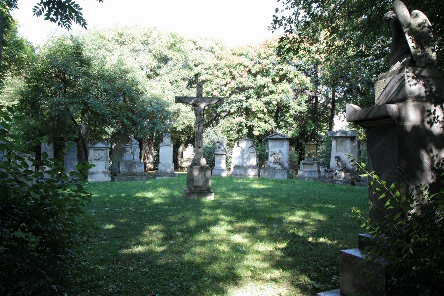 Leopold Auenbrugger's tomb (disappeared), Grabmalhain Waldmuller Park, Vienna - 02.jpg